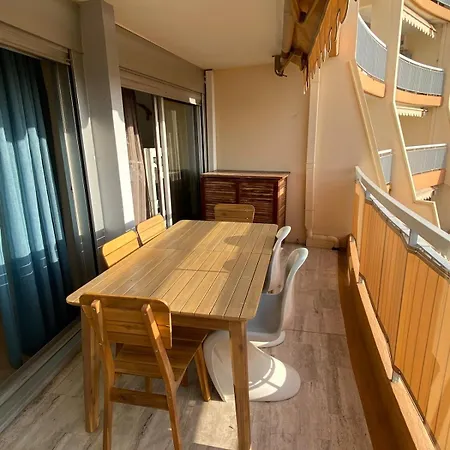 Cannesmarina-3pieces-piscine-terrasse-clim-parking *